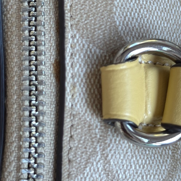 Coach Bag Signature Zip Top Tote Bag - Picture 16 of 17